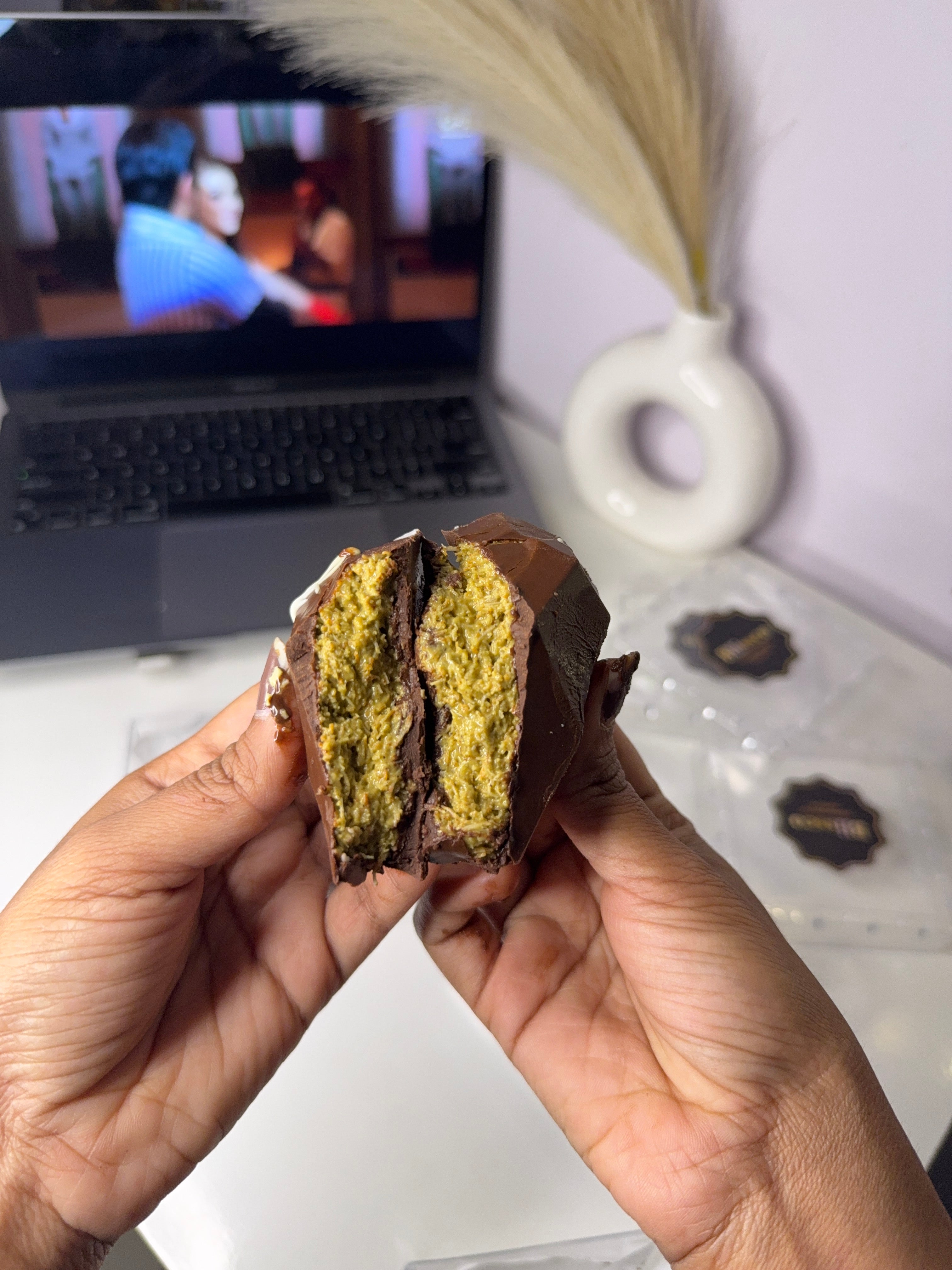 Diamond Heart Kunafa Chocolate Hamper – Valentine’s Special