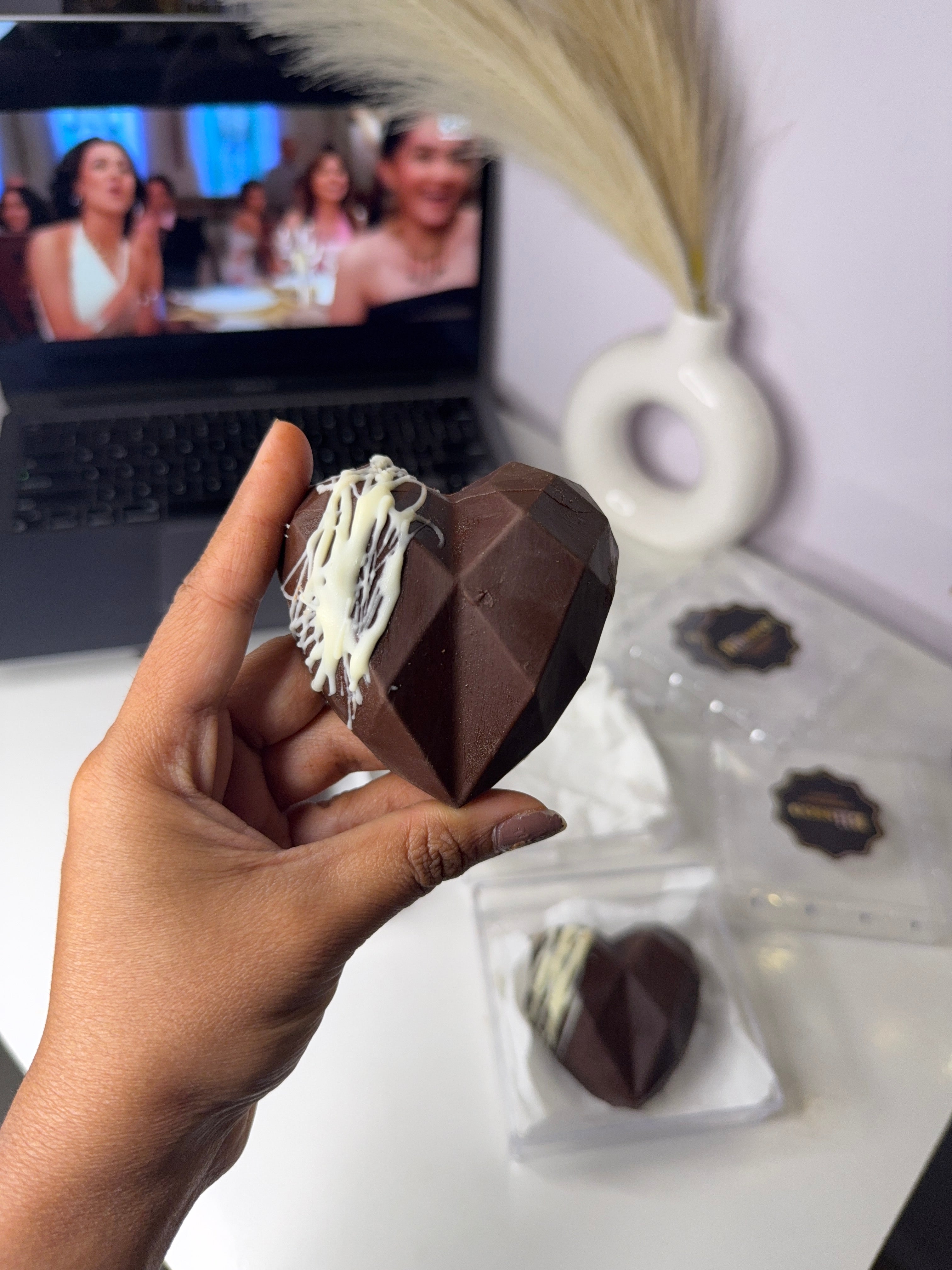 Diamond Heart Kunafa Chocolate Hamper – Valentine’s Special