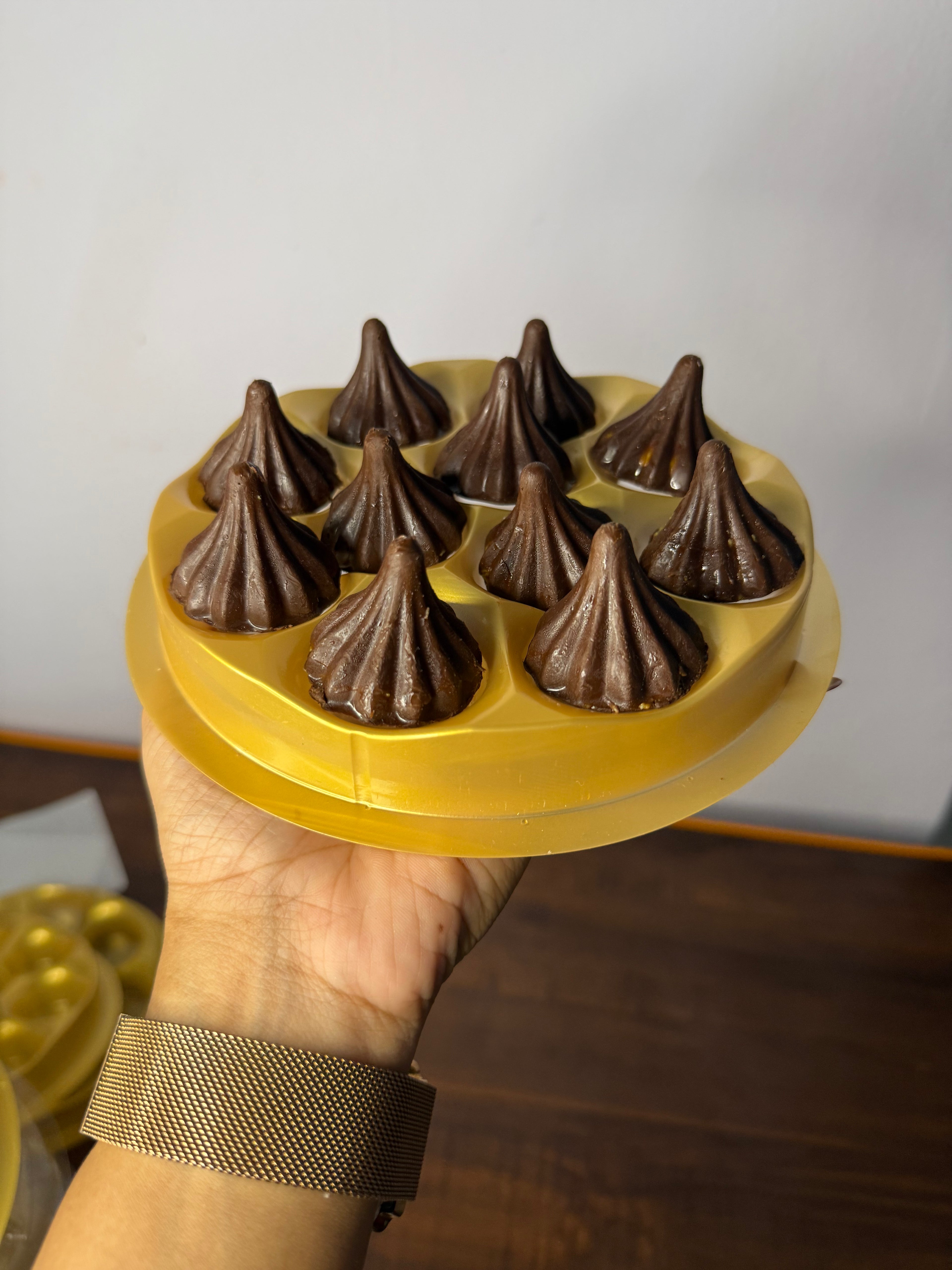 Modak Sweet Box 21 Kunafa Chocolate Modak Box – Blissco